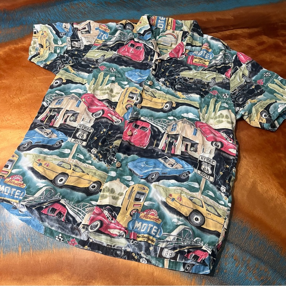 PARADISE FOUND Rayon Chevy Corvette Route 66 Sunset Motel Camp Shirt med Hawaii